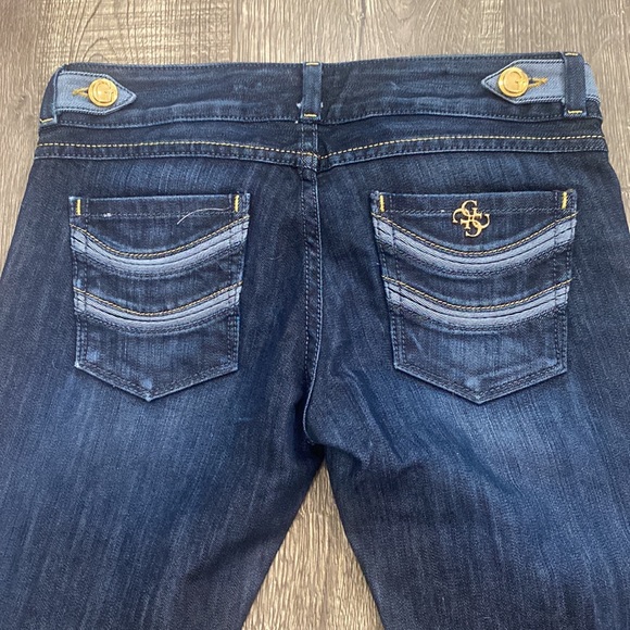 Guess Premium jeans. Dark blue with gold accents. Size 27 - Picture 4 of 5